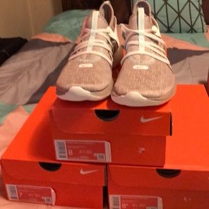 WMNS Nike Flex Contact 3